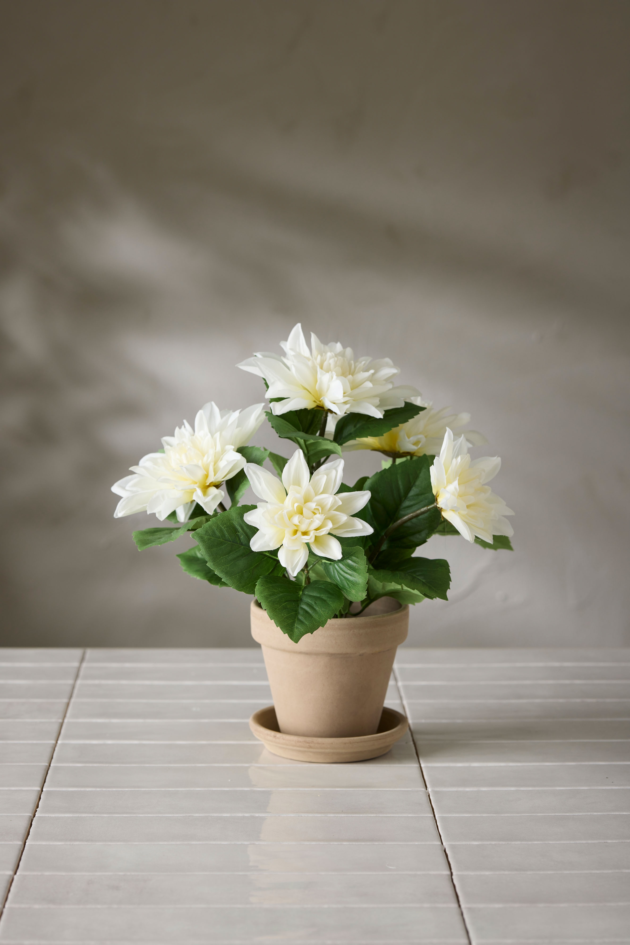 Kunstig hvit Dahlia 30 cm