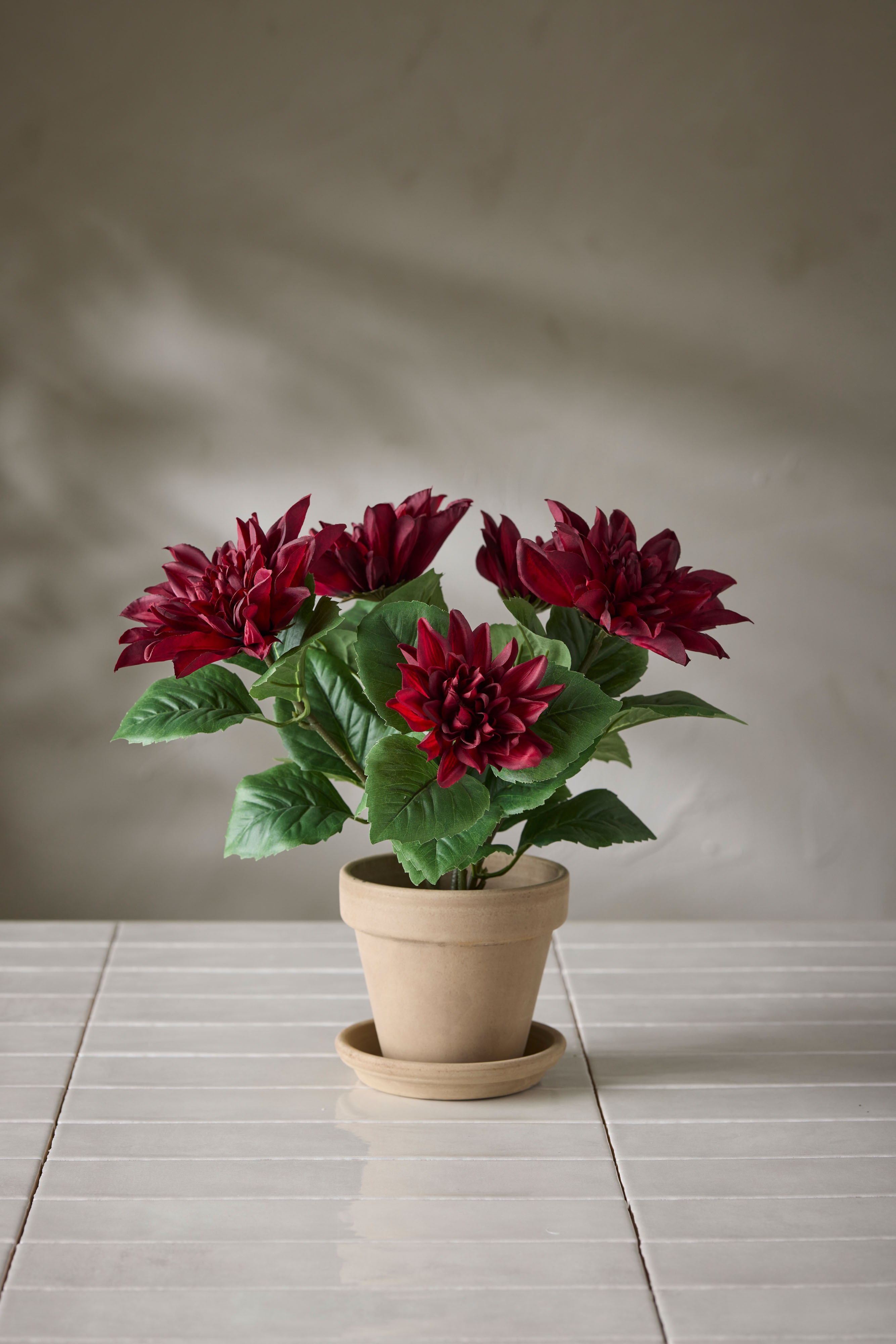 Kunstig rød Dahlia 30 cm