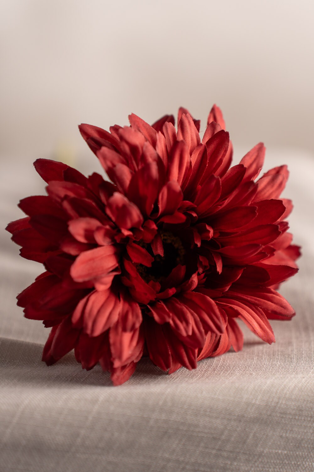 Kunstig rød Gerbera 55 cm