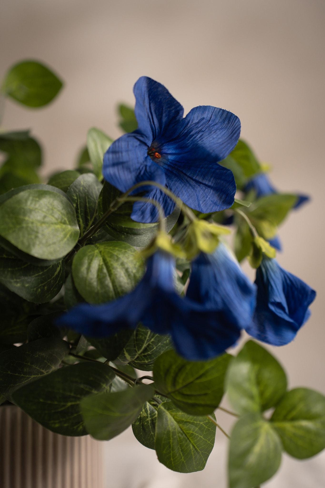 Kunstig blå Petunia 30 cm