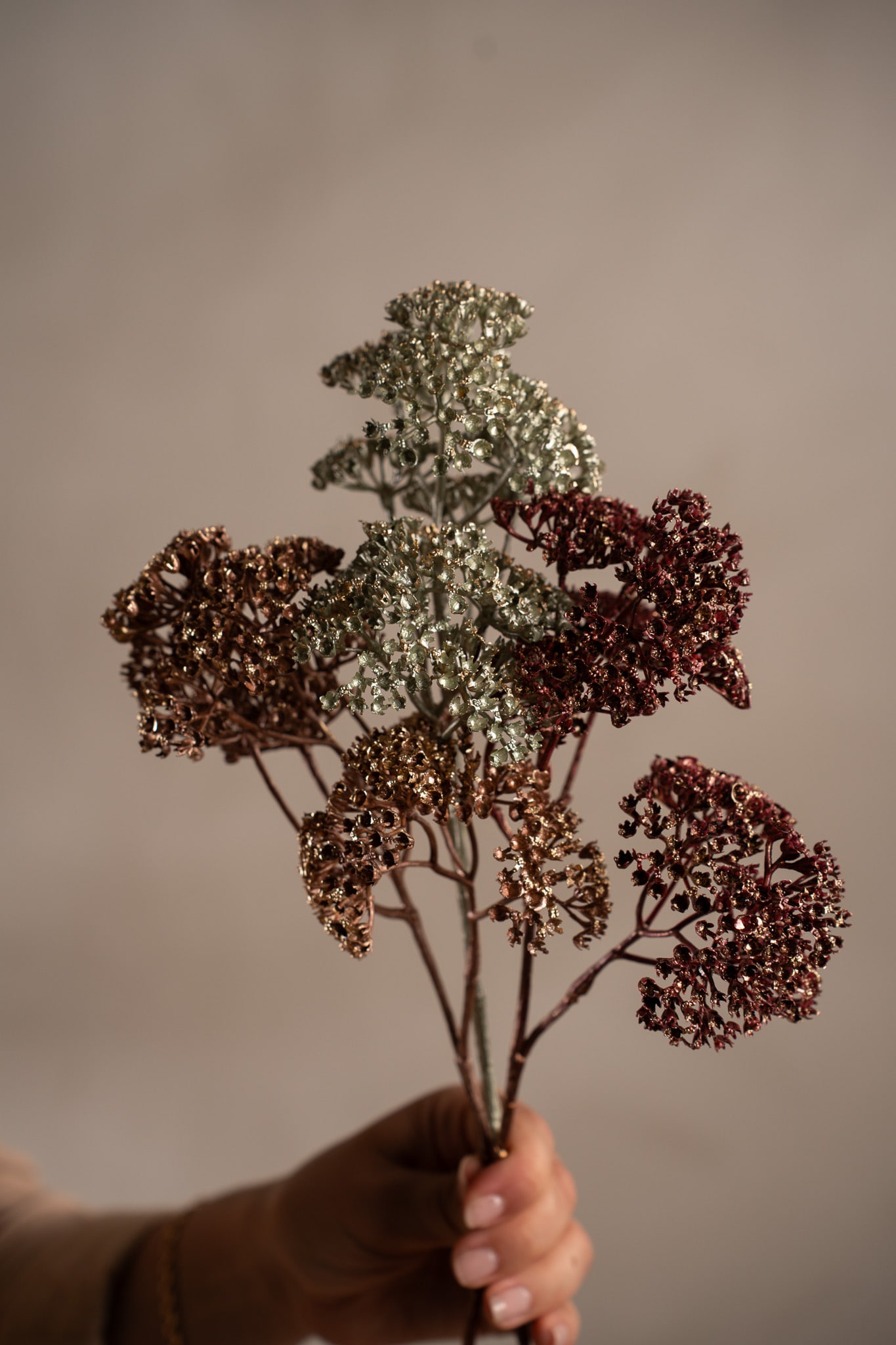 Kunstig brun/metallic Ryllik 54 cm