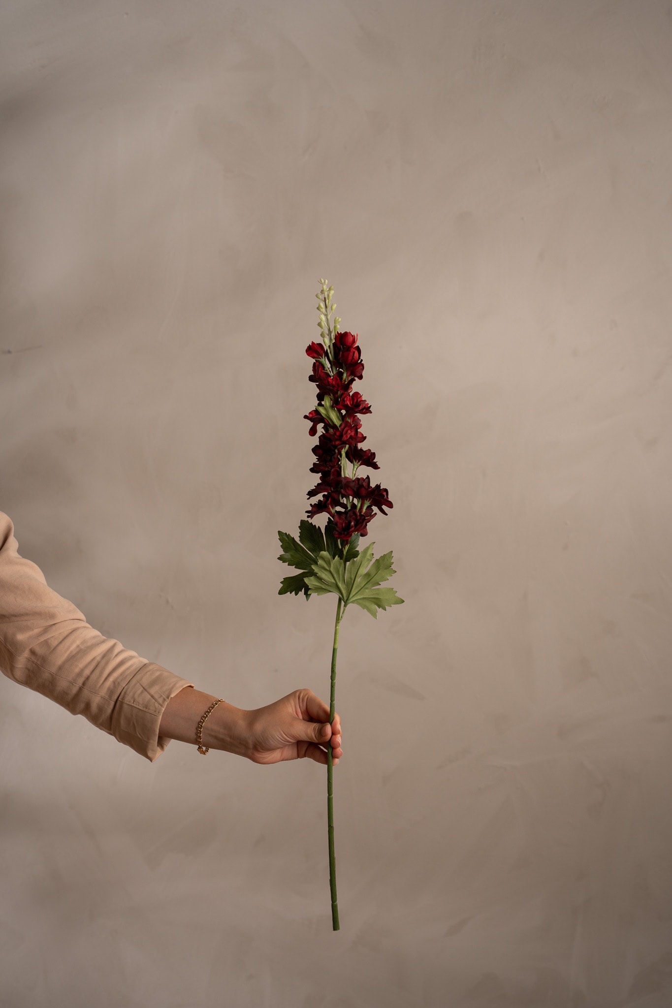 Kunstig burgunder Delphinium 75 cm