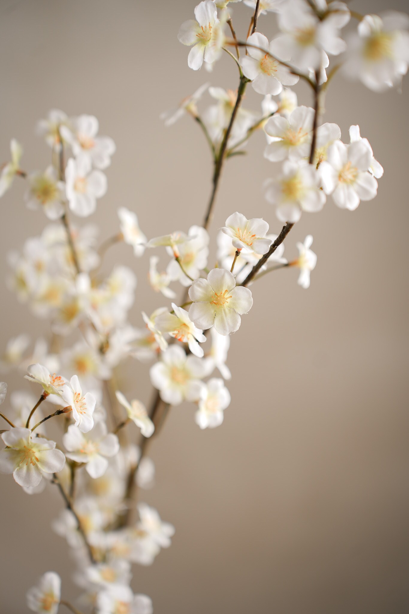 Kunstig kremfarget Ferskenblomst 115 cm