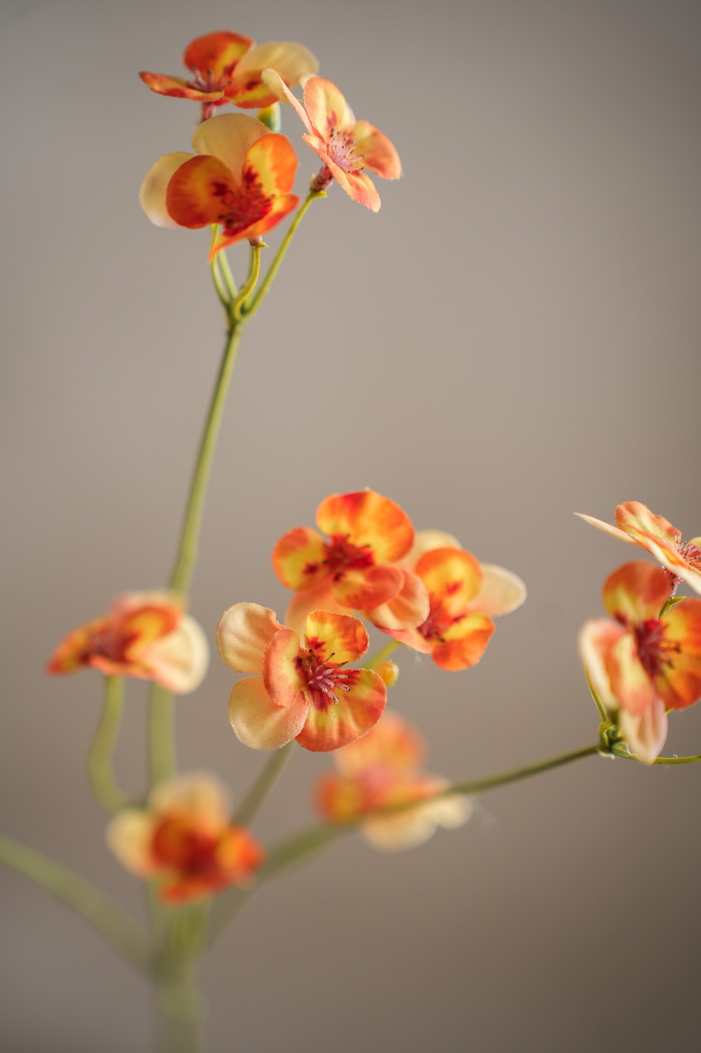 Kunstig oransje Stemorsblomst 63 cm