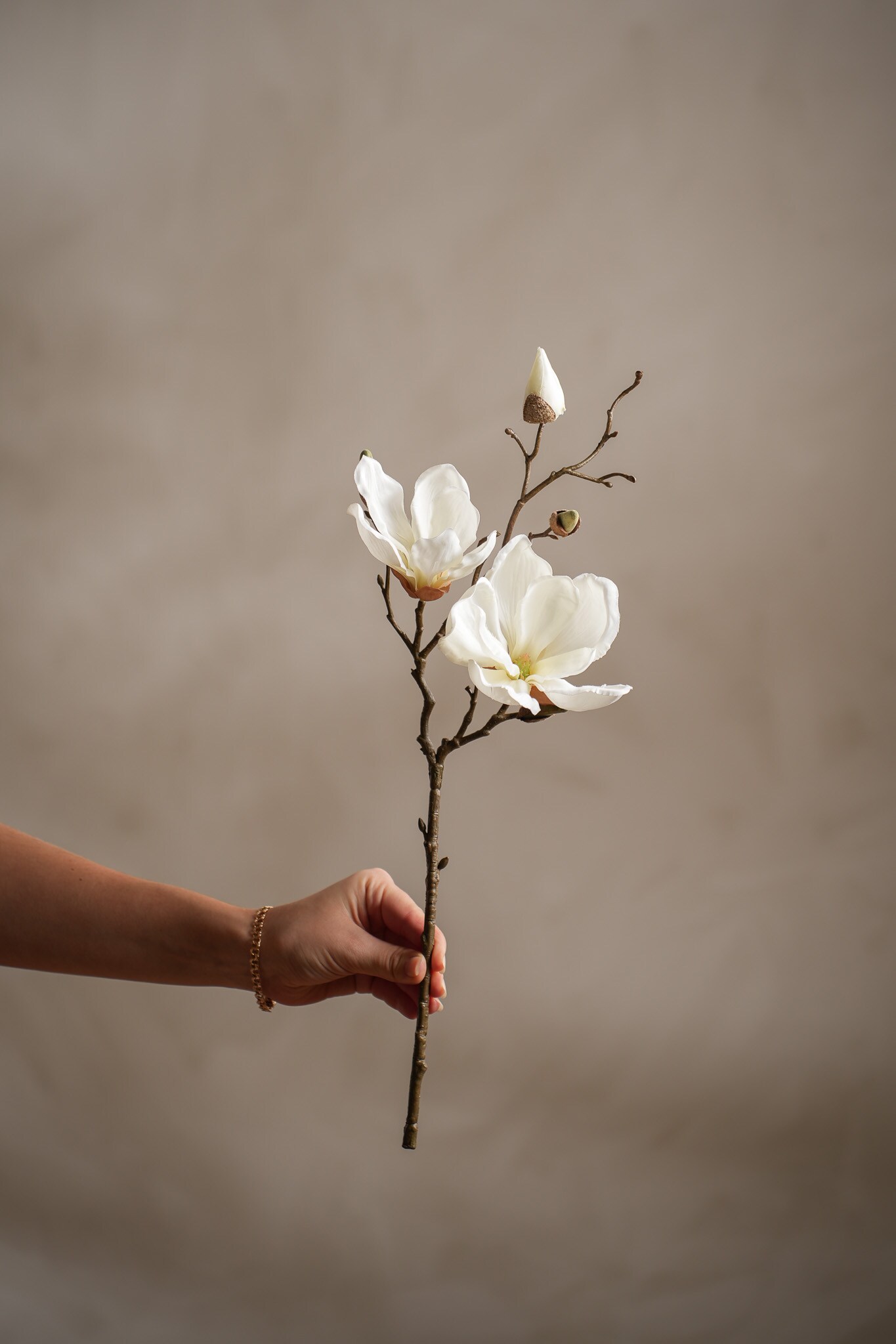 Kunstig kremfarget Magnolia 45 cm
