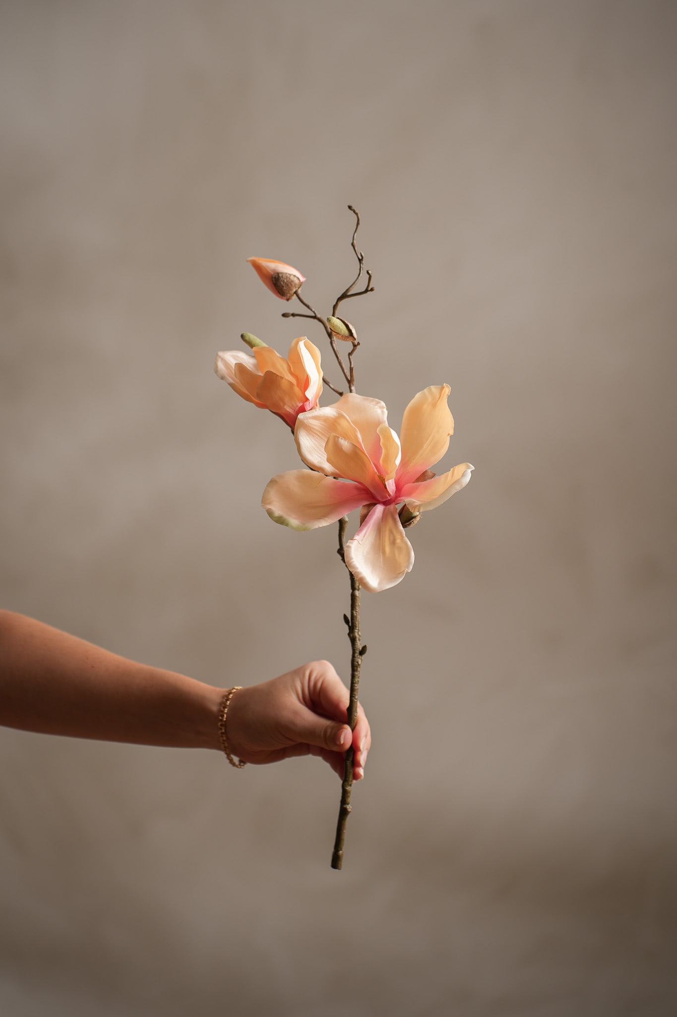 Kunstig ferskenfarget Magnolia 45 cm