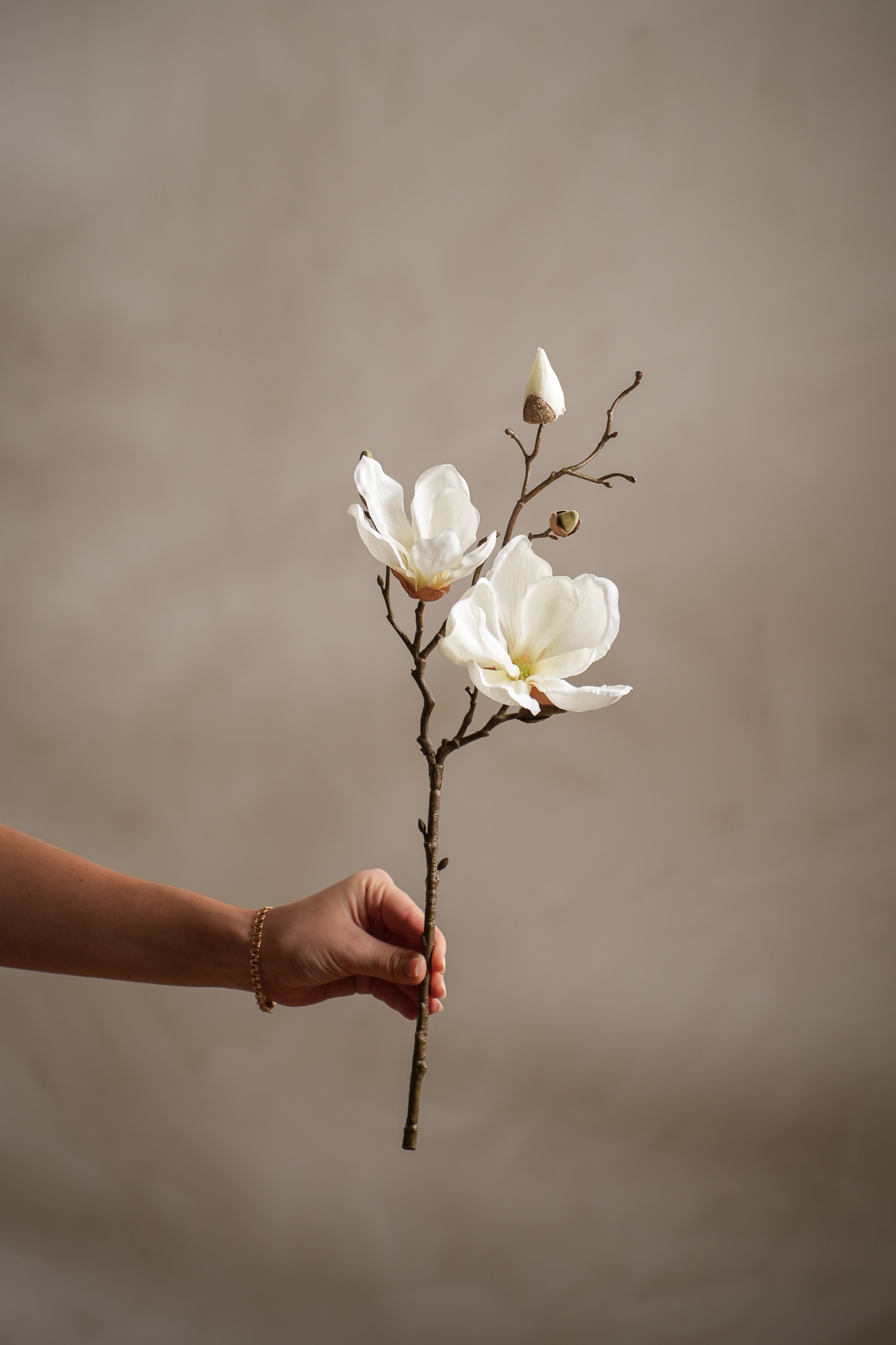 Kunstig kremfarget Magnolia 45 cm