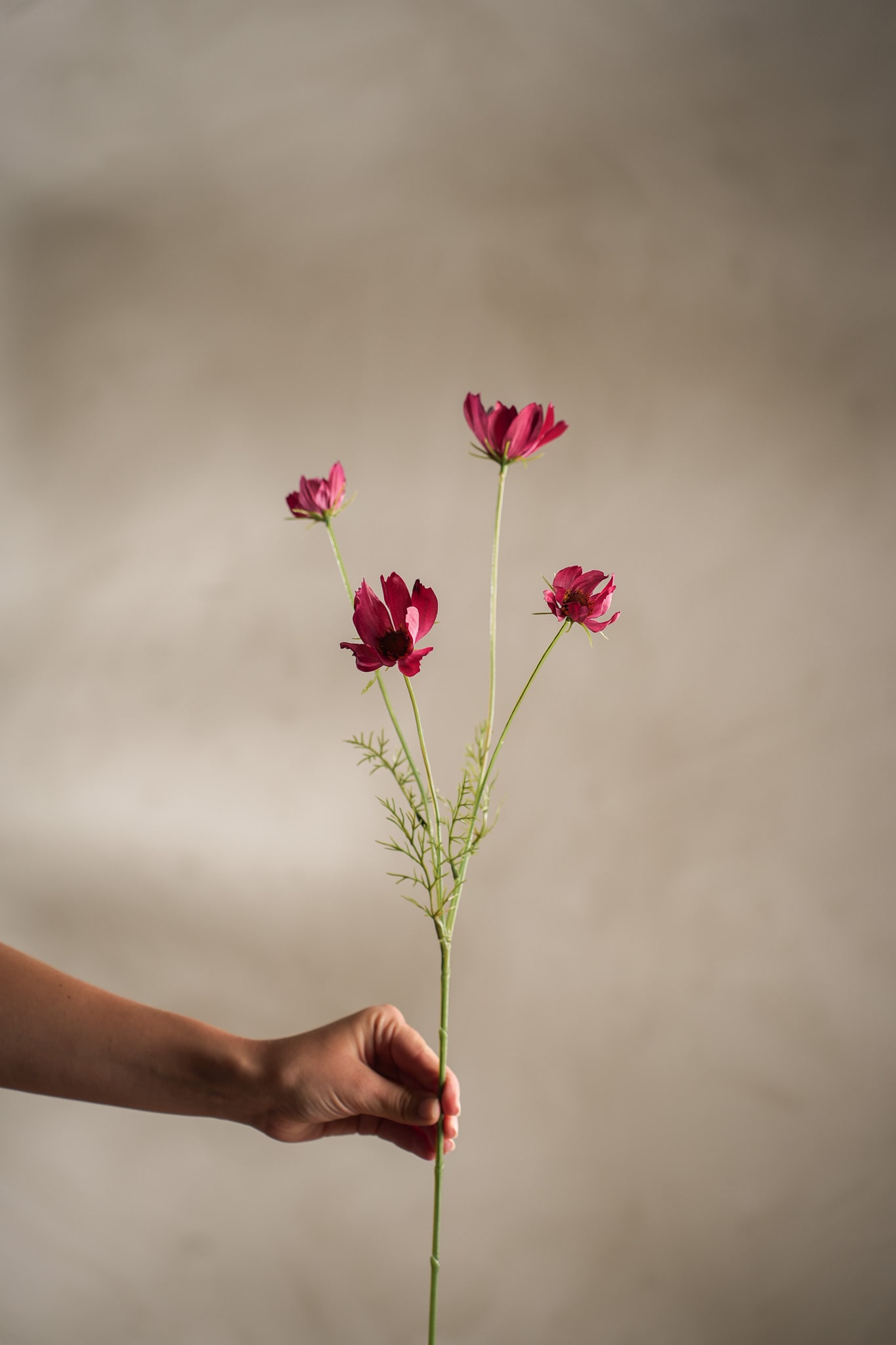 Kunstig cerise Pyntekorg 60cm