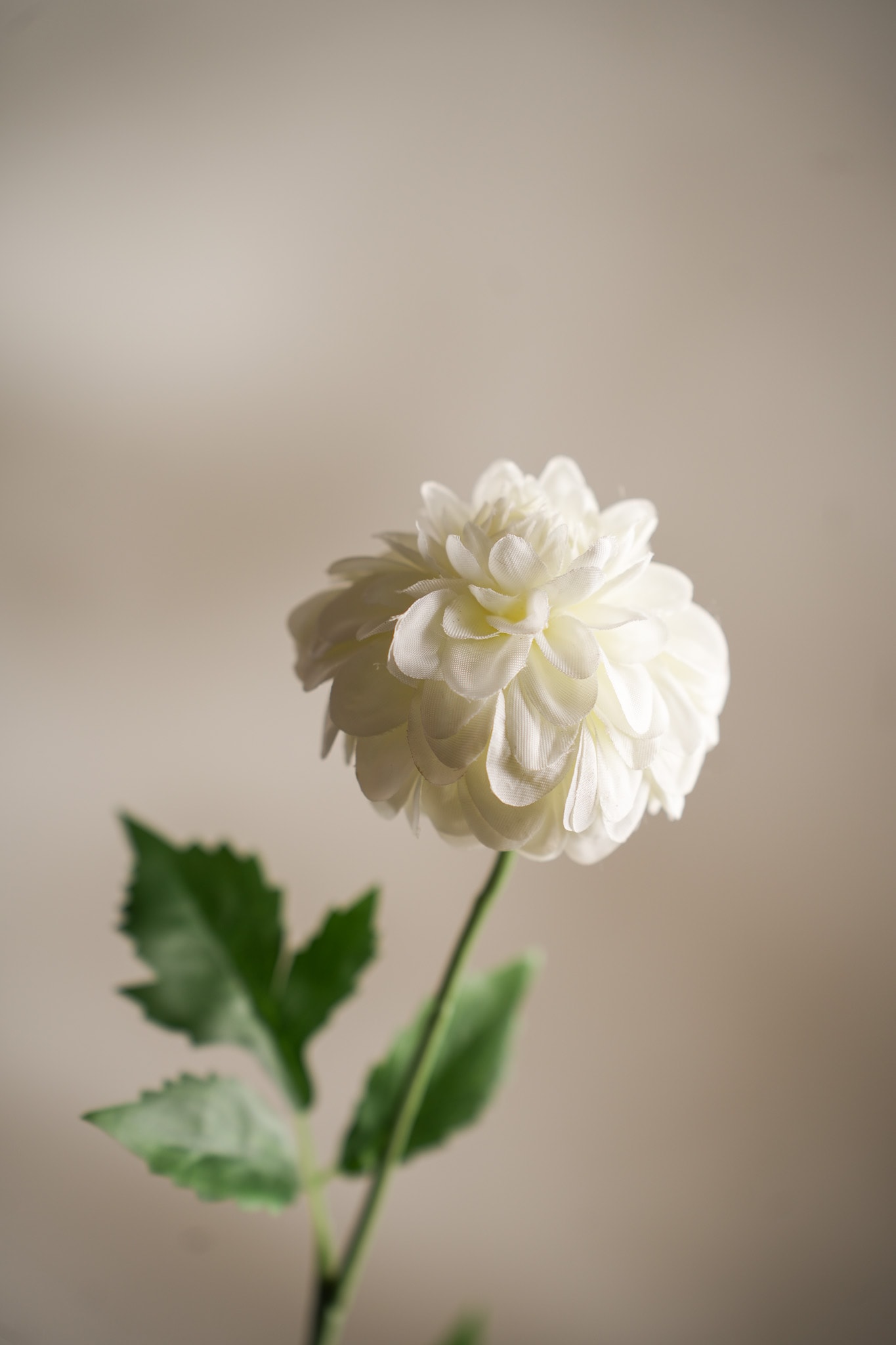 Kunstig hvit Dahlia 60cm