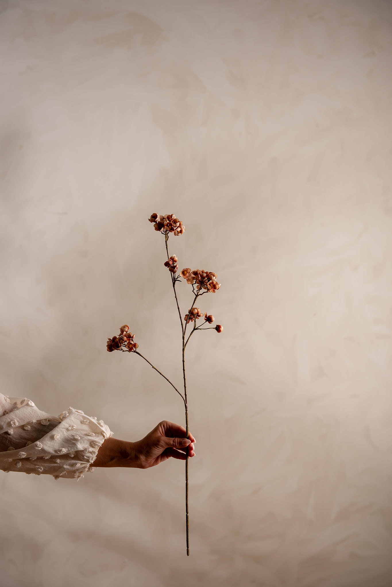 Kunstig brun Ferskenblomst 67cm