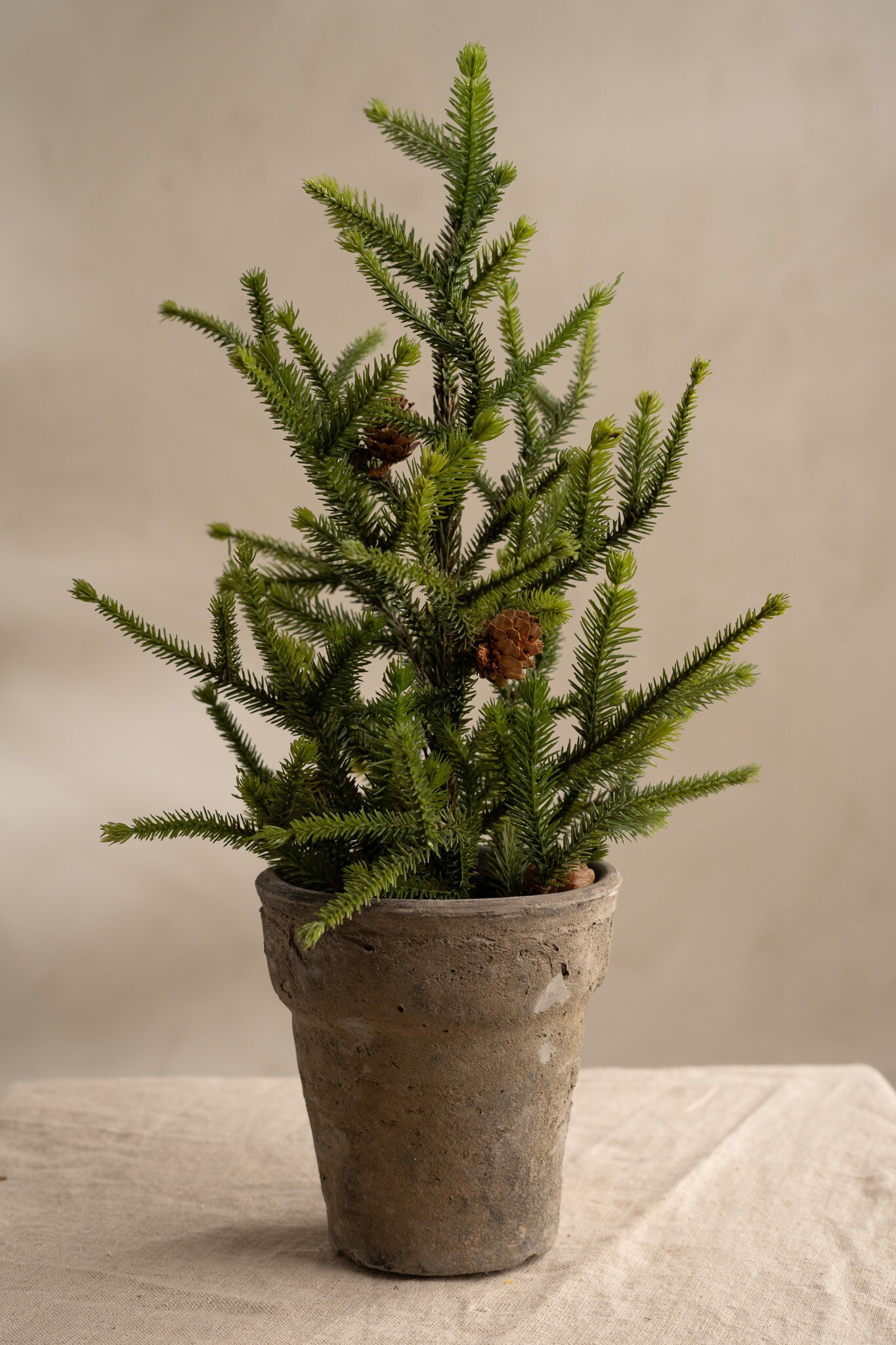 Kunstig grønn Gran 45 cm